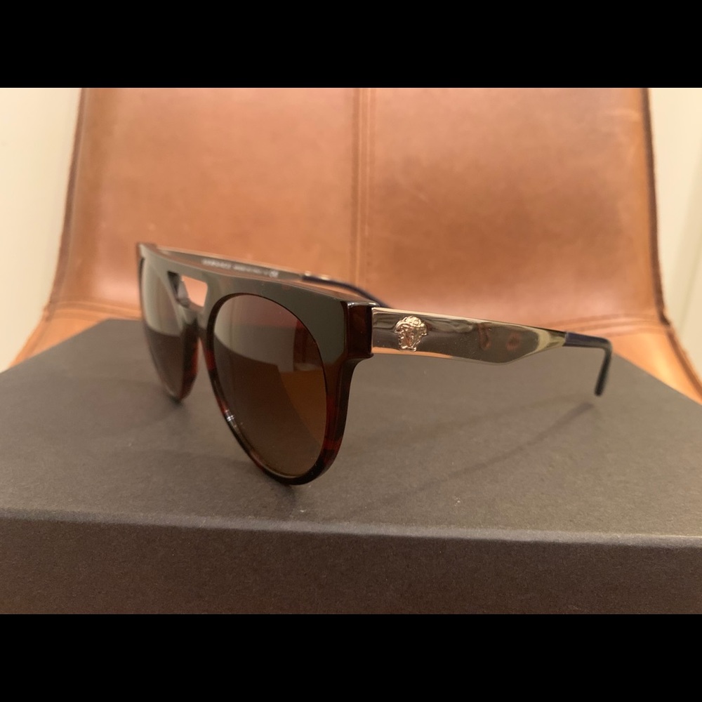 Versace Sunglasses - Picture 5 of 10